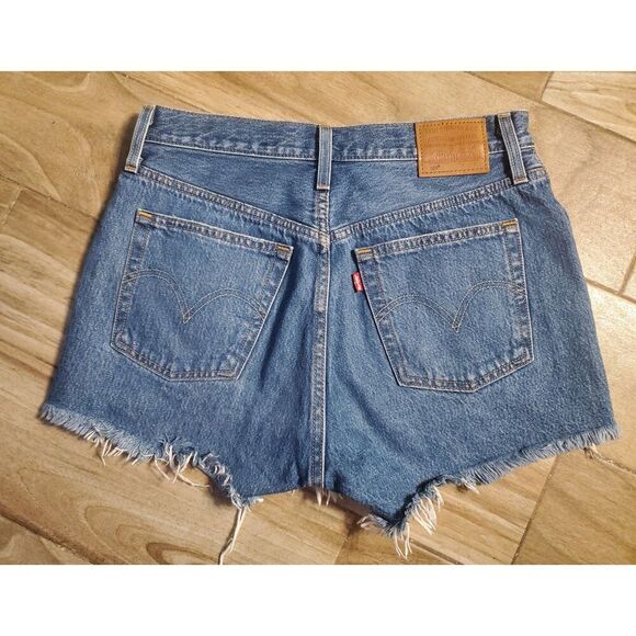 Levi's 501 Women's Distressed Denim Shorts W28 100% Cotton Boho 90s Y2K Street - Picture 2 of 10